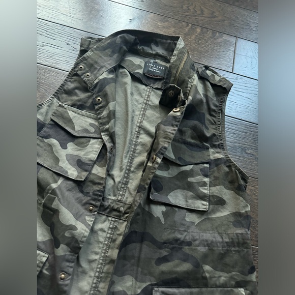 Camo vest - Picture 3 of 4